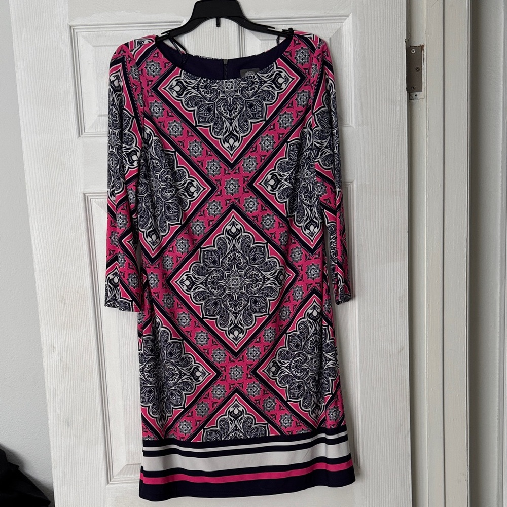 Two by Vince Camuto Pink and Navy Geometric Midi Dress